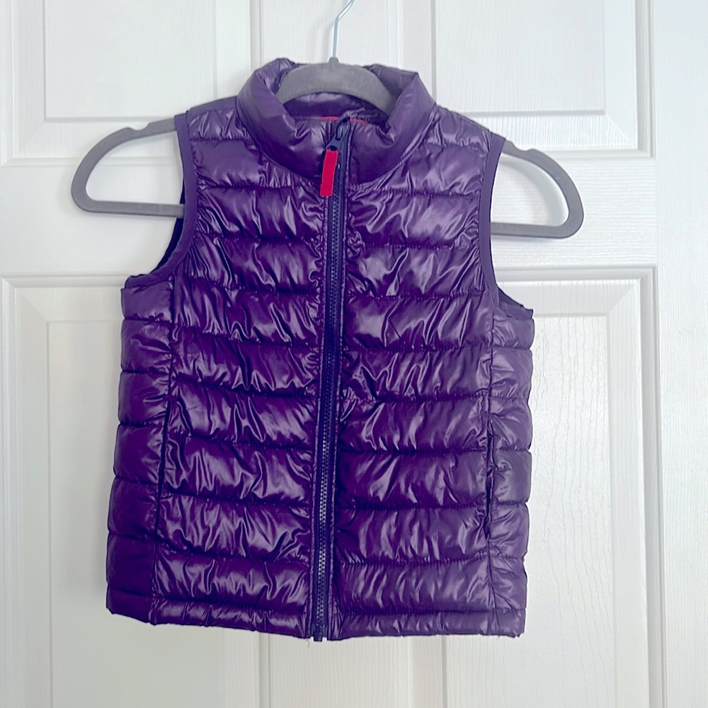 Primary puffy vest